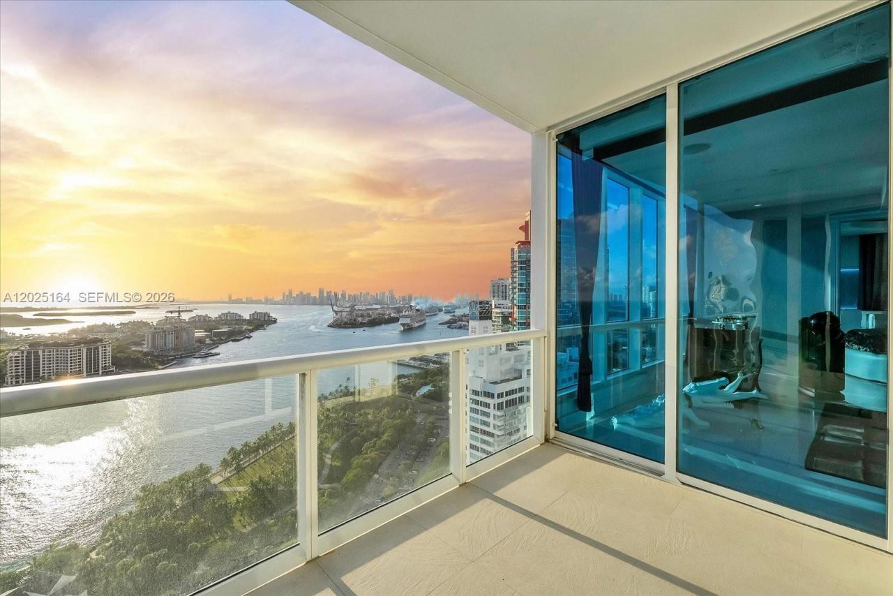 100 S Pointe Dr , Unit 3002, Miami Beach, FL 33139 Photo