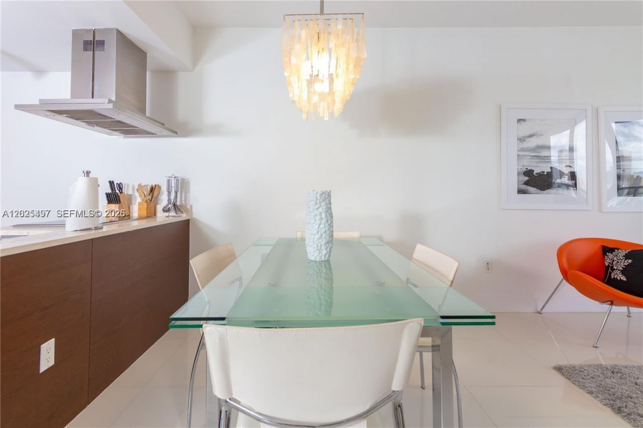 485 Brickell Ave , Unit 2006, Miami, FL 33131 Photo