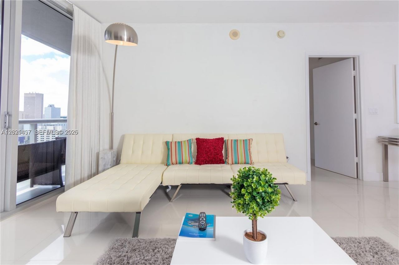 485 Brickell Ave , Unit 2006, Miami, FL 33131 Photo