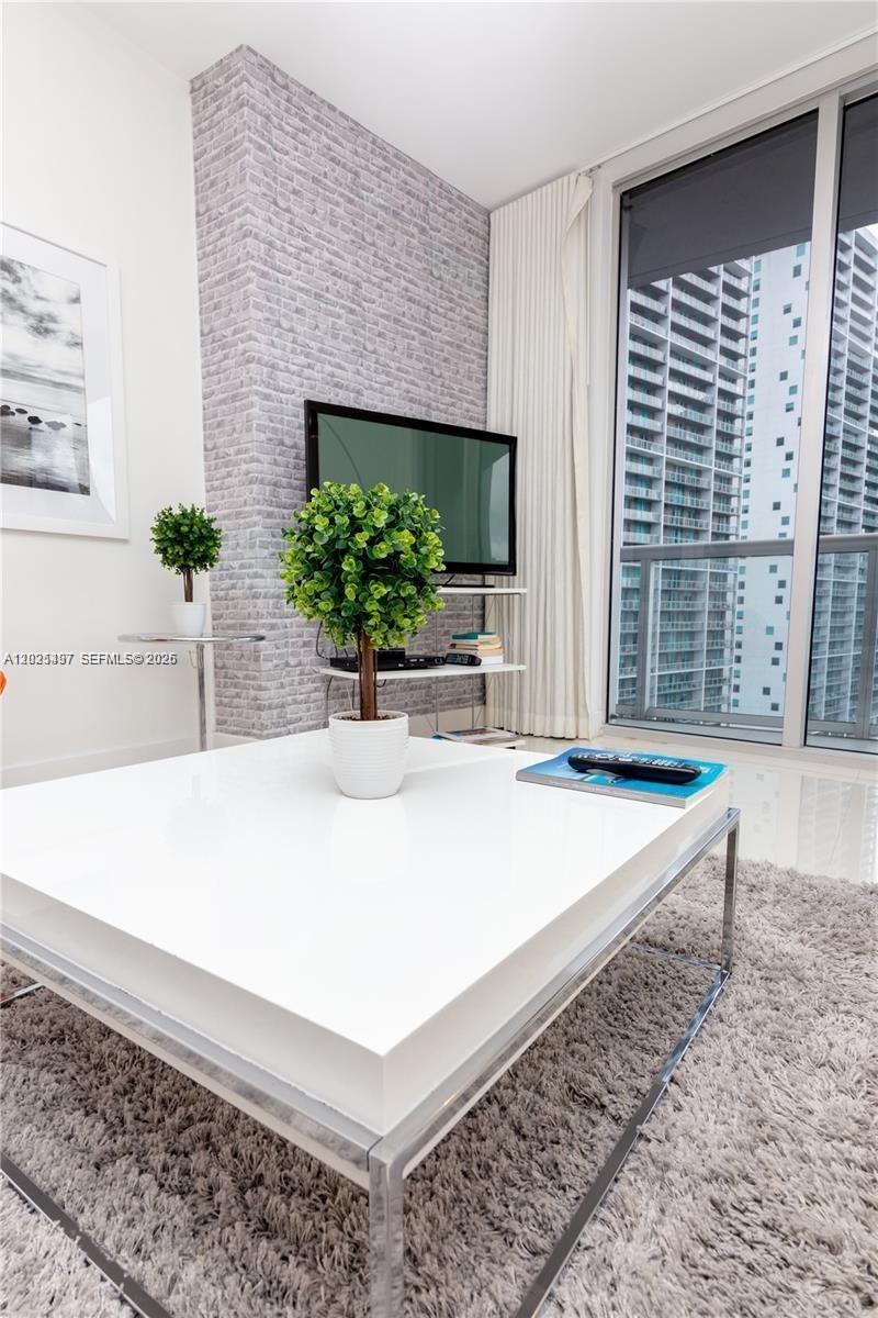 485 Brickell Ave , Unit 2006, Miami, FL 33131 Photo
