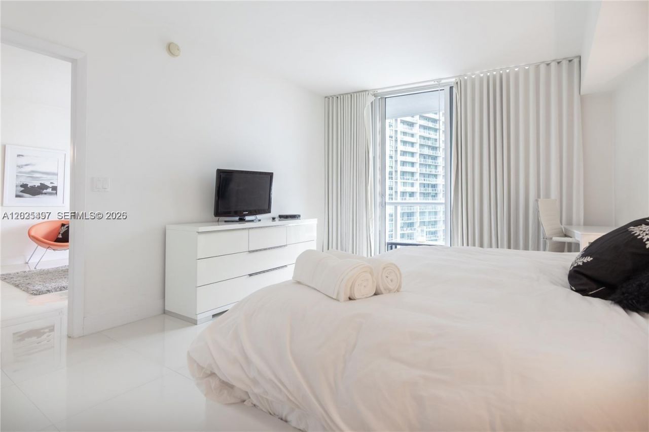 485 Brickell Ave , Unit 2006, Miami, FL 33131 Photo