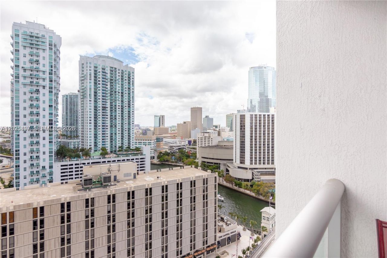 485 Brickell Ave , Unit 2006, Miami, FL 33131 Photo