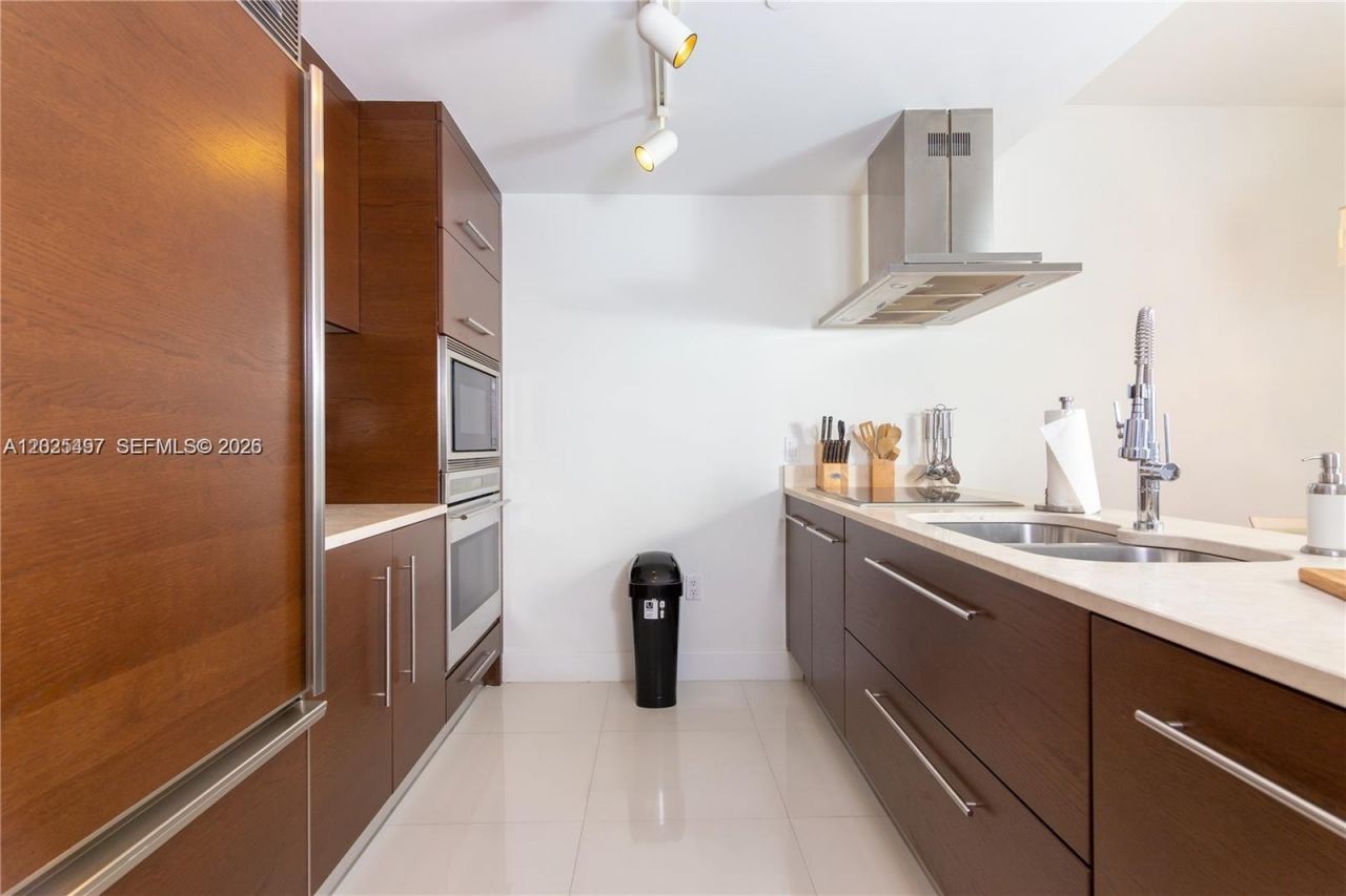 485 Brickell Ave , Unit 2006, Miami, FL 33131 Photo