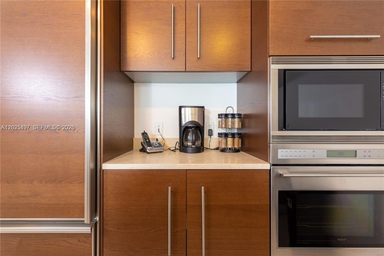 485 Brickell Ave , Unit 2006, Miami, FL 33131 Photo