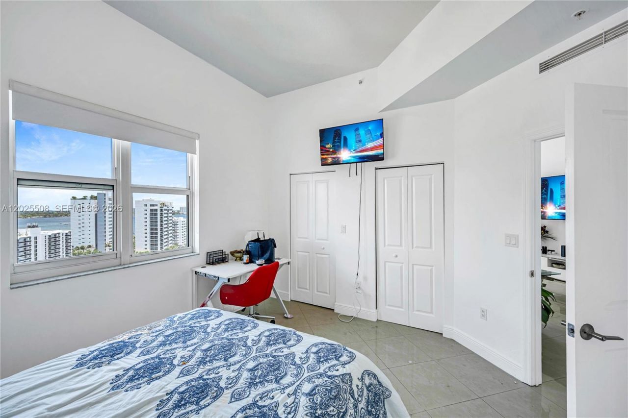 7900 Harbor Island Dr , Unit PH14, North Bay Village, FL 33141 Photo