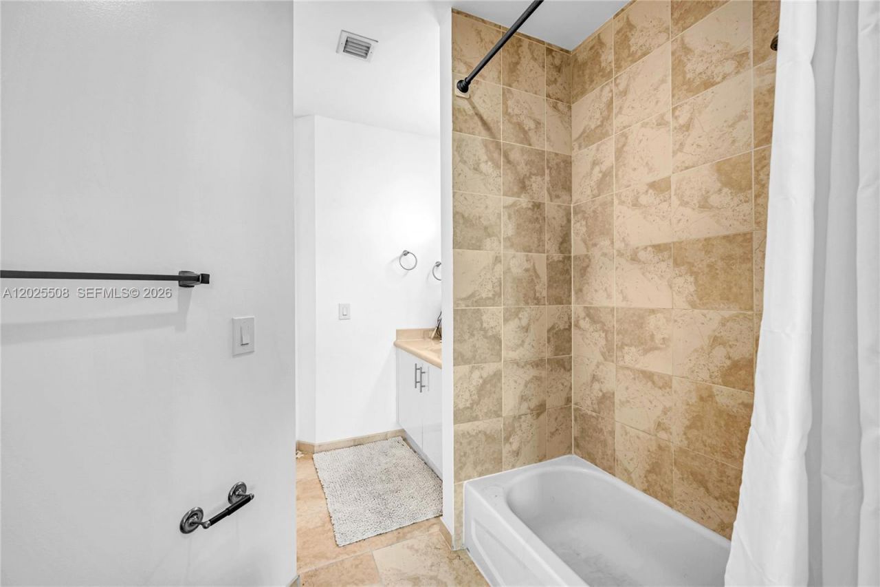 7900 Harbor Island Dr , Unit PH14, North Bay Village, FL 33141 Photo