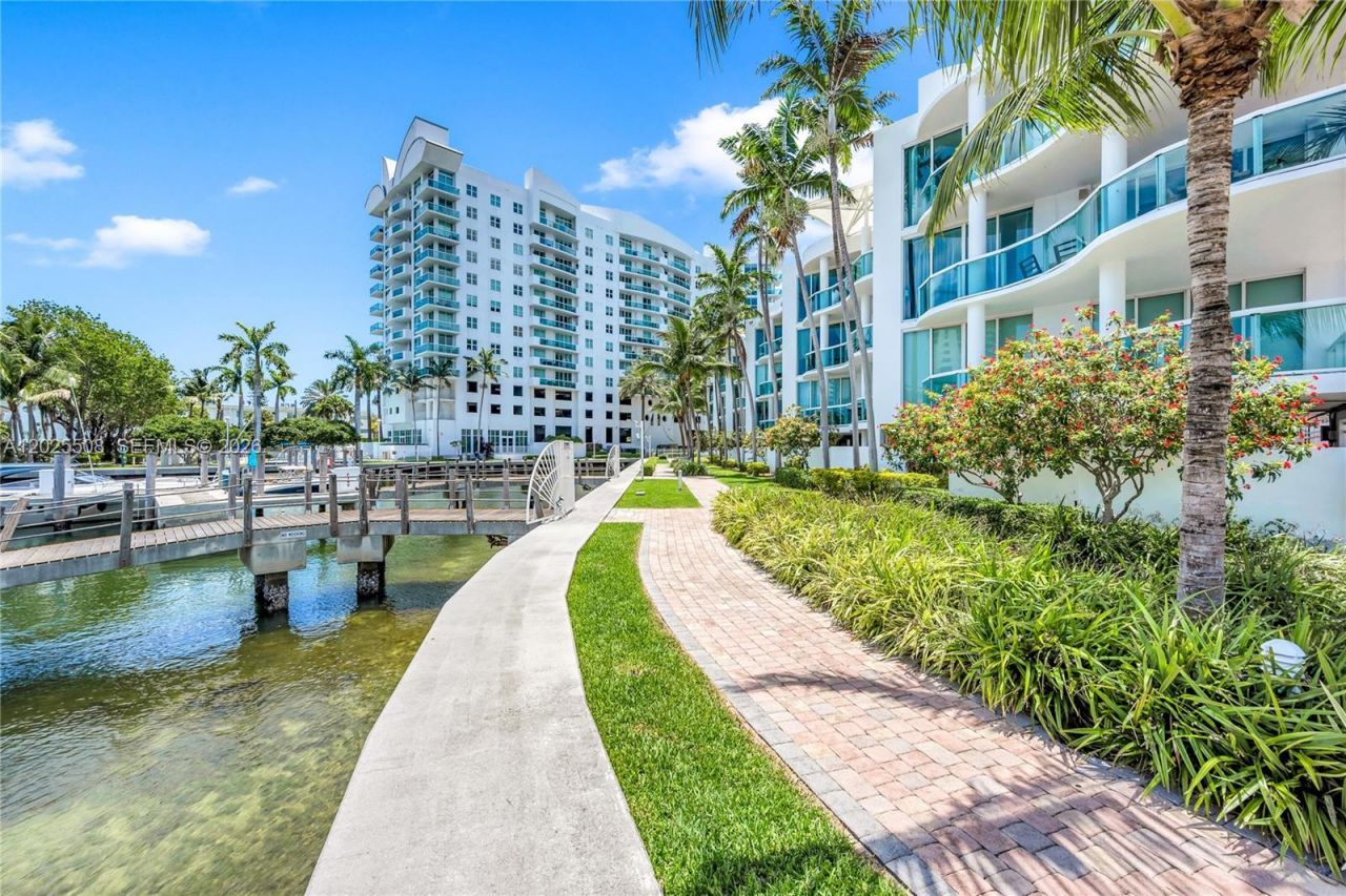 7900 Harbor Island Dr , Unit PH14, North Bay Village, FL 33141 Photo
