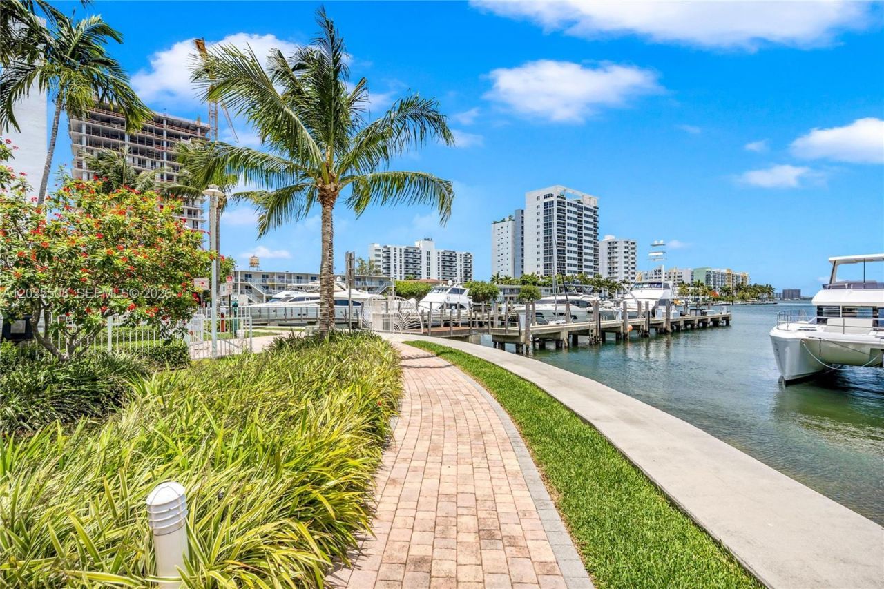 7900 Harbor Island Dr , Unit PH14, North Bay Village, FL 33141 Photo