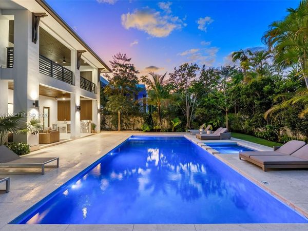 5753 SW 31st St , Miami, FL 33155