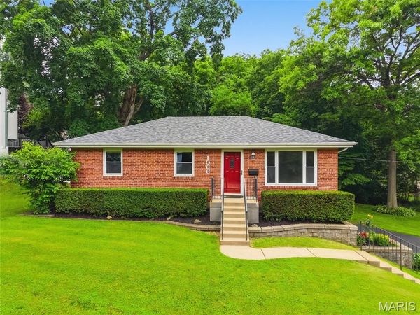 1066 Key West Avenue, Webster Groves, MO 63119