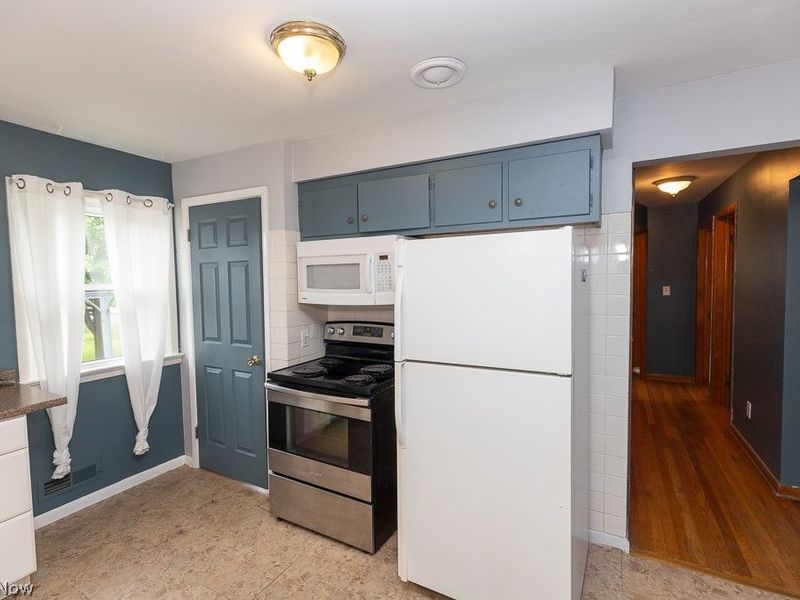 9326 Ackley Road, Parma Heights, OH 44130 Photo 10