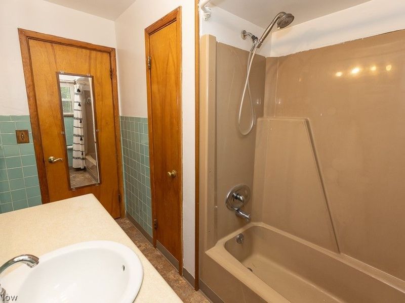 9326 Ackley Road, Parma Heights, OH 44130 Photo 15