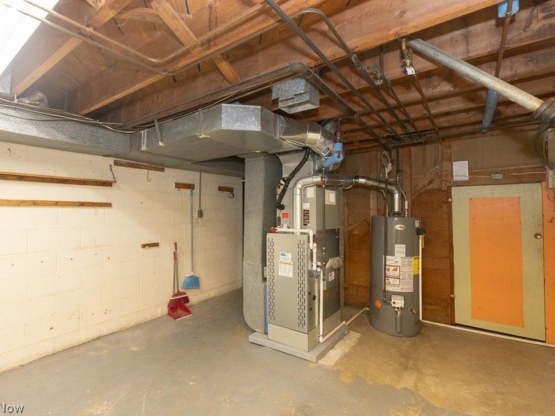 9326 Ackley Road, Parma Heights, OH 44130 Photo 31