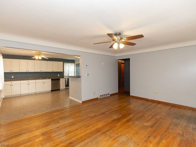 9326 Ackley Road, Parma Heights, OH 44130 Photo 5