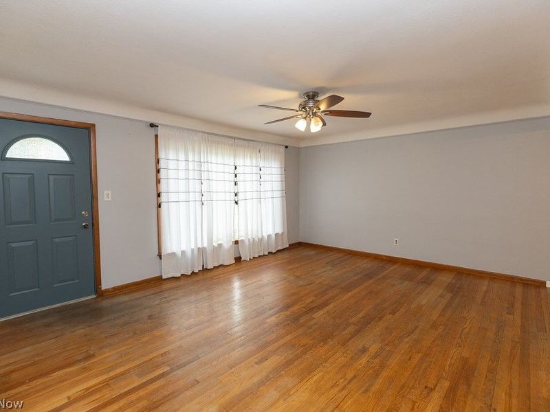 9326 Ackley Road, Parma Heights, OH 44130 Photo 7
