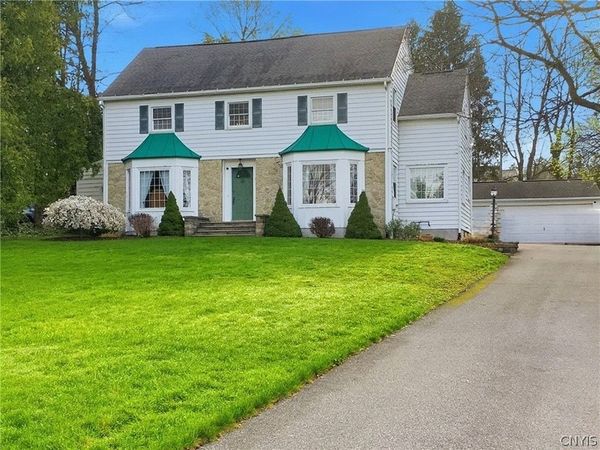 8 Lyndon Road , Fayetteville, NY 13066