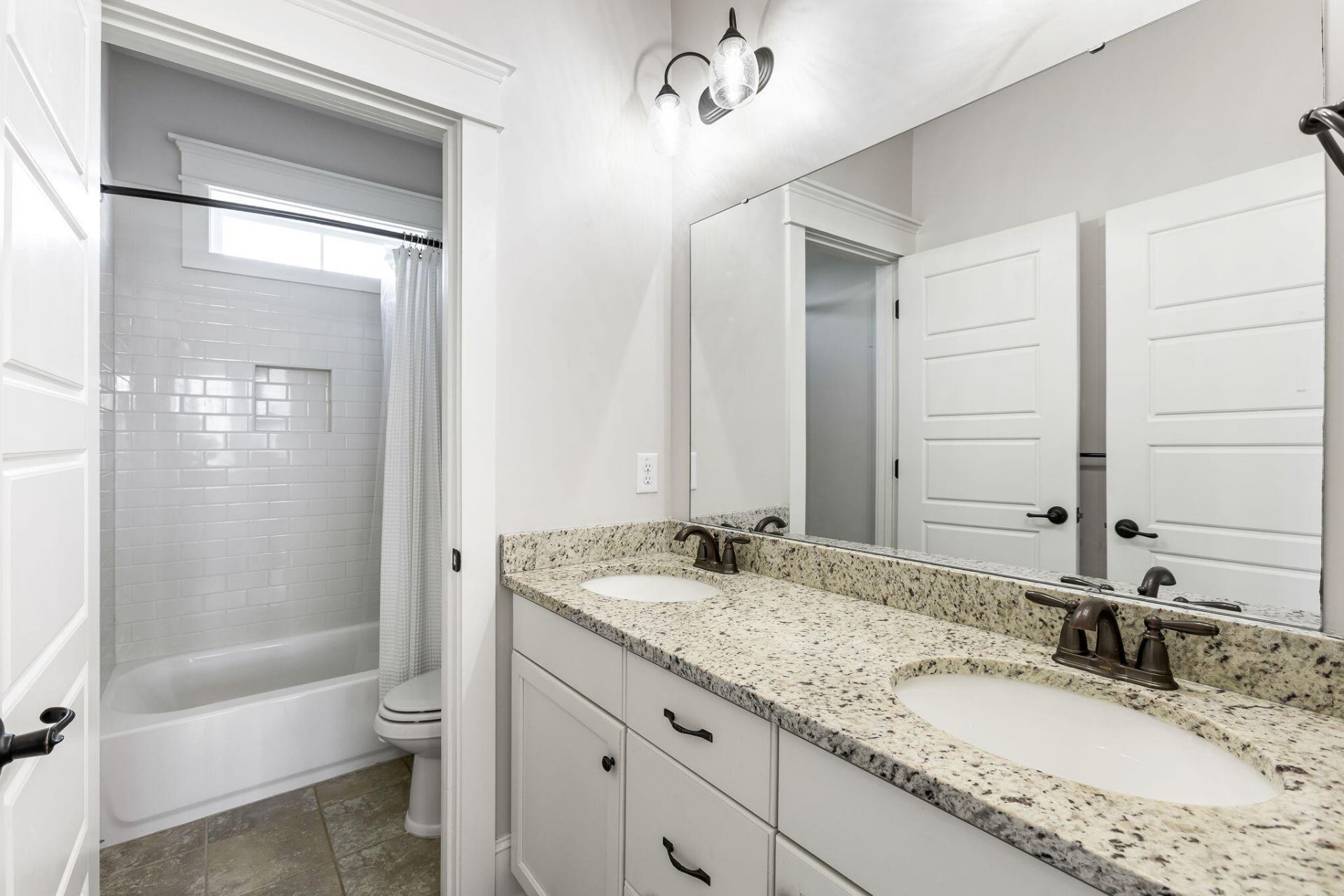 2532 Josiah Street Photo 27