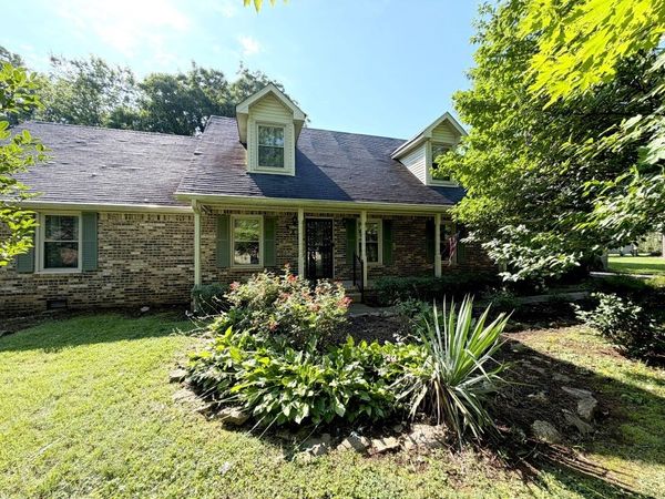 687 Plantation Dr , Murfreesboro, TN 37128