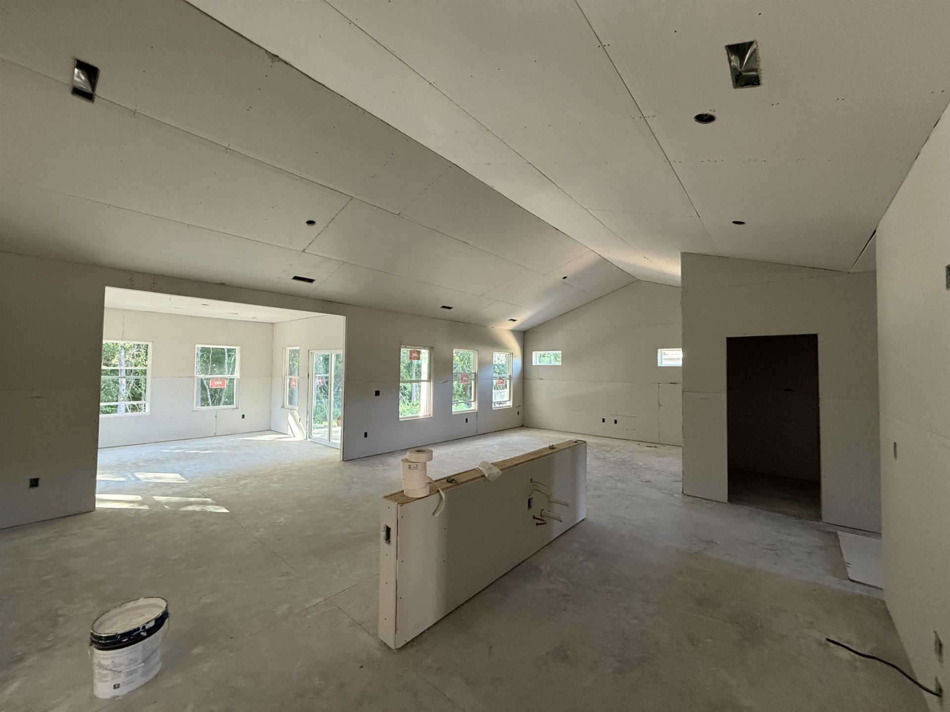2033 Meadowood Ln. Photo 3
