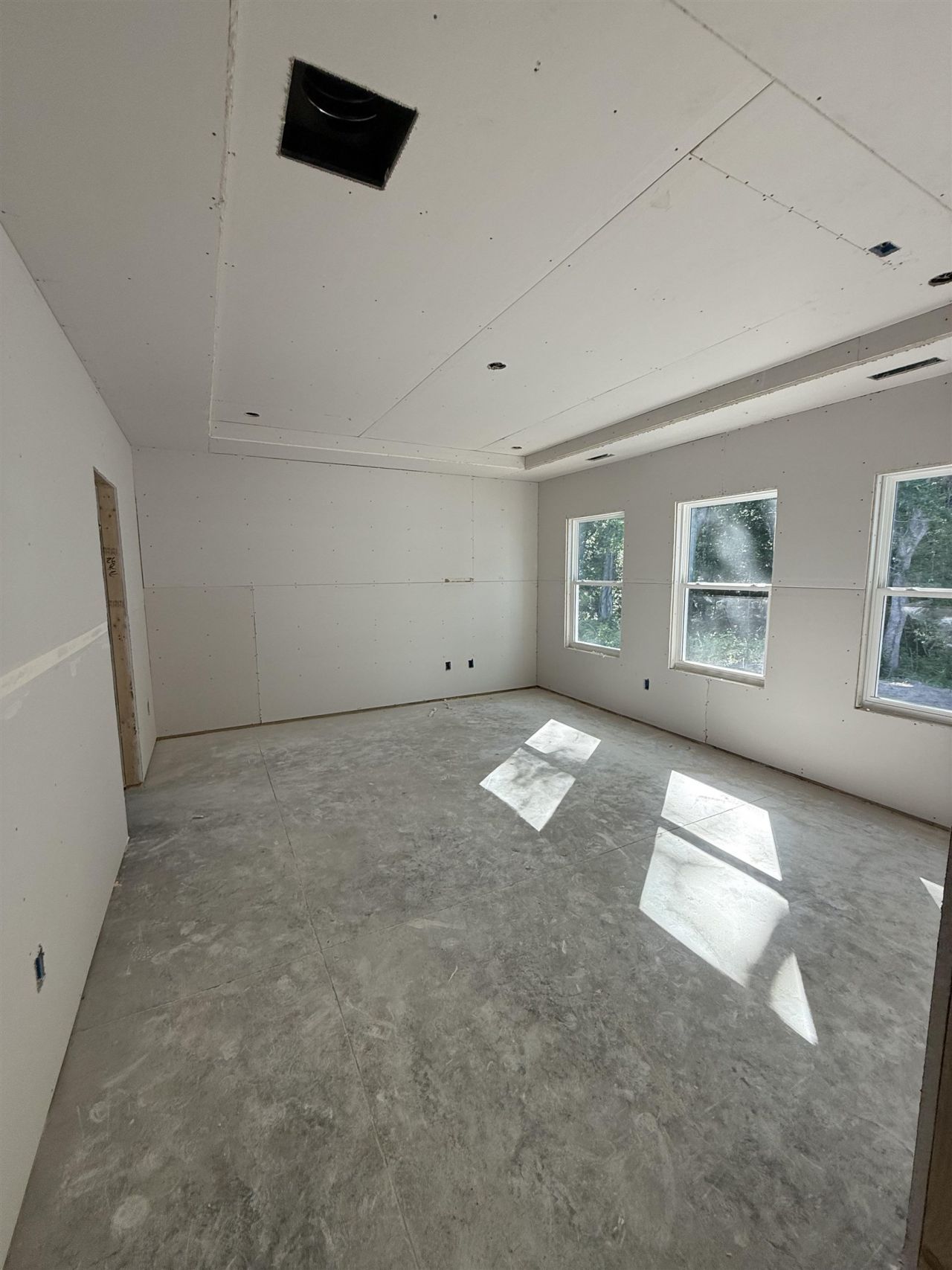 2033 Meadowood Ln. Photo 4