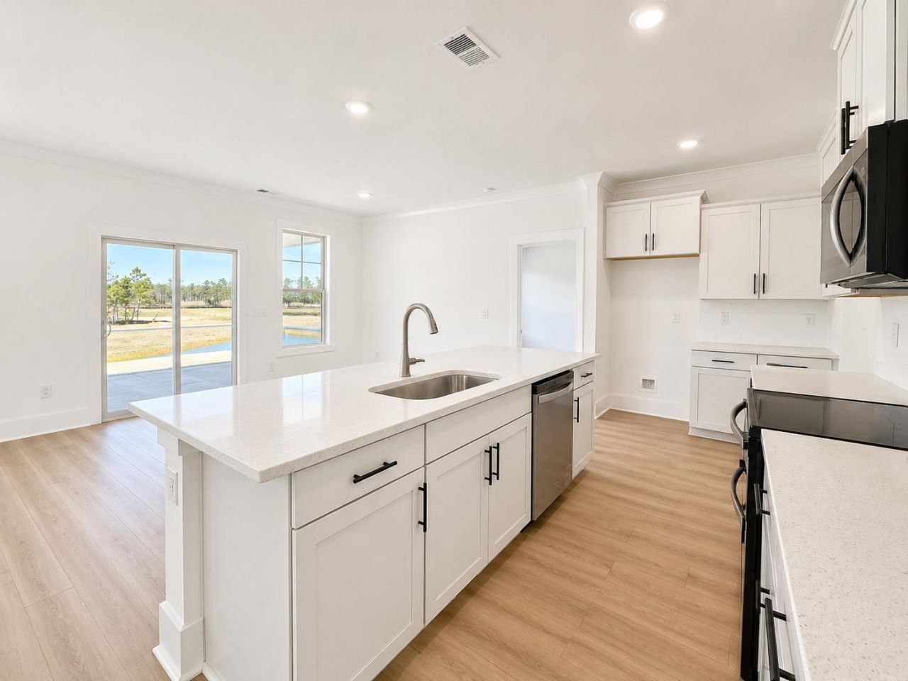 2033 Meadowood Ln. Photo 6