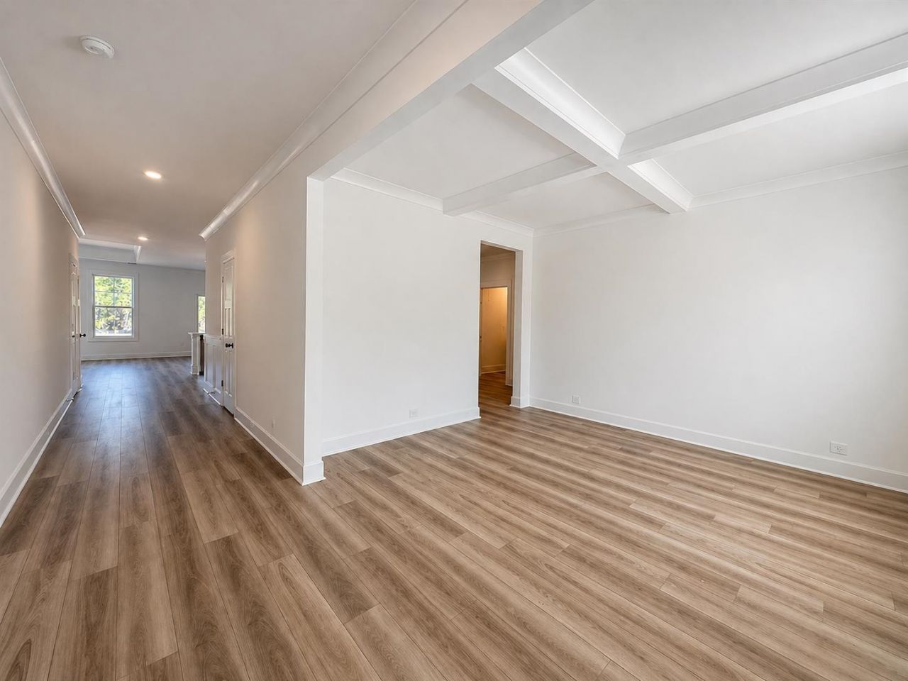 2033 Meadowood Ln. Photo 7