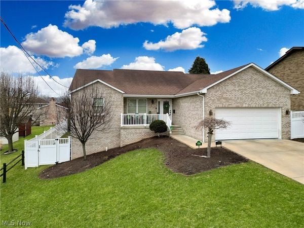 1343 COURTLAND Road , Weirton, WV 26062