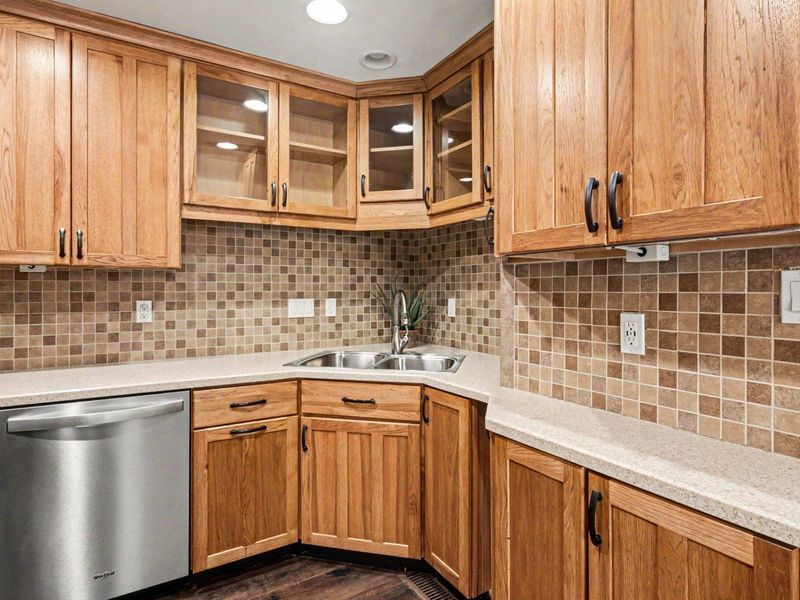 3671 Carnforth Drive, Columbus, OH 43221 Photo 9