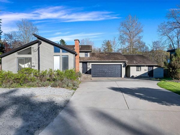 1171 Royal Oak Dr , Saanich, BC V8X 3T7