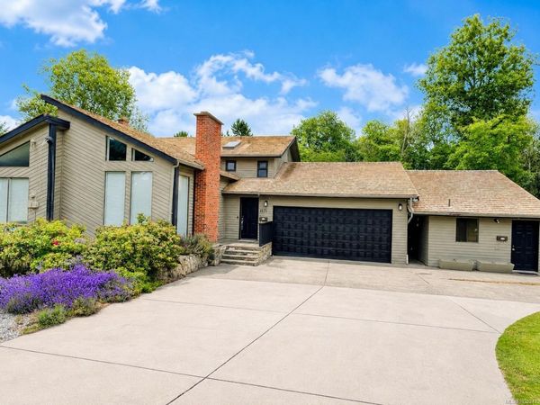 1171 Royal Oak Dr, Saanich, BC V8X 3T7