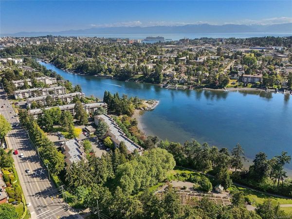 75 Gorge Rd W, Unit #102, Saanich, BC V9A 7A9