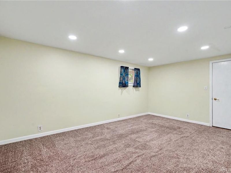 7090 Claybeck Drive, Huber Heights, OH 45424 Photo 22