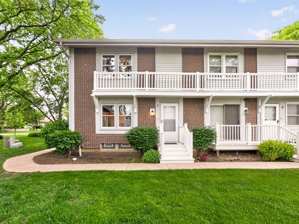 212 Amherst Court, Unit C, Bloomingdale, IL 60108