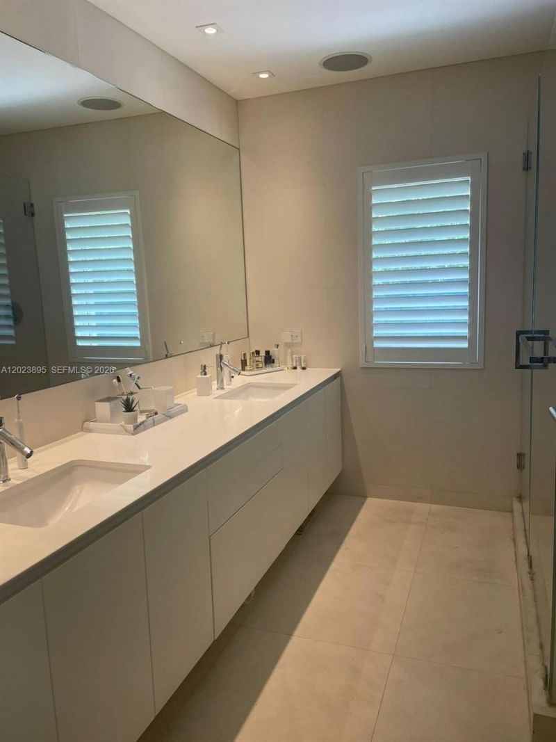 181 Island Dr , Key Biscayne, FL 33149 Photo
