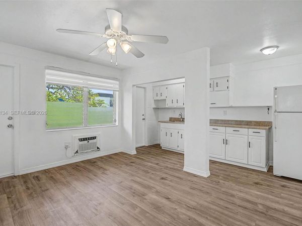 60 NW 79th St , Unit 14, Miami, FL 33150