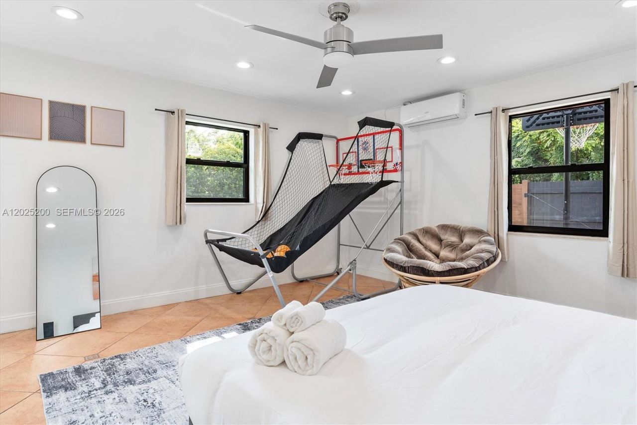 Please Call For Address, Unit 1300, North Miami Beach, FL 33162 Photo