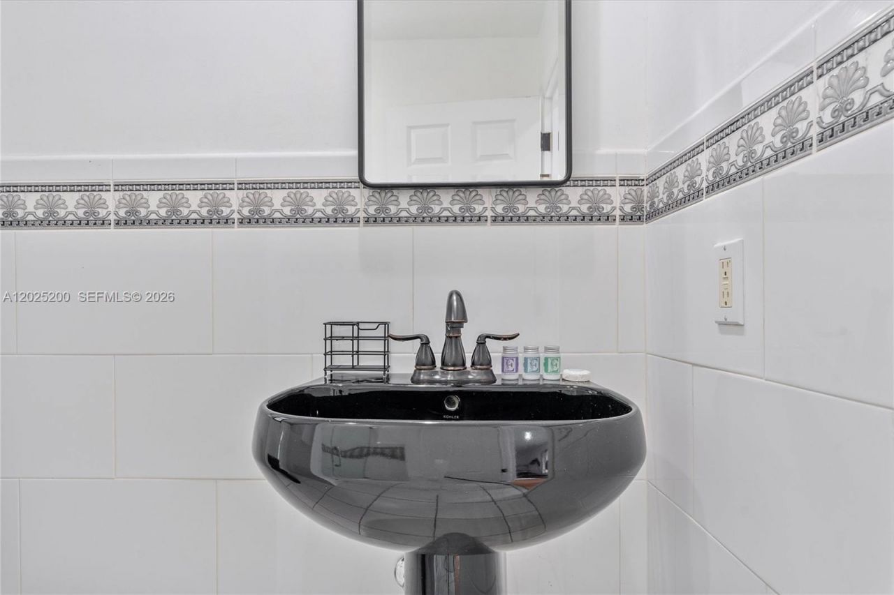 Please Call For Address, Unit 1300, North Miami Beach, FL 33162 Photo