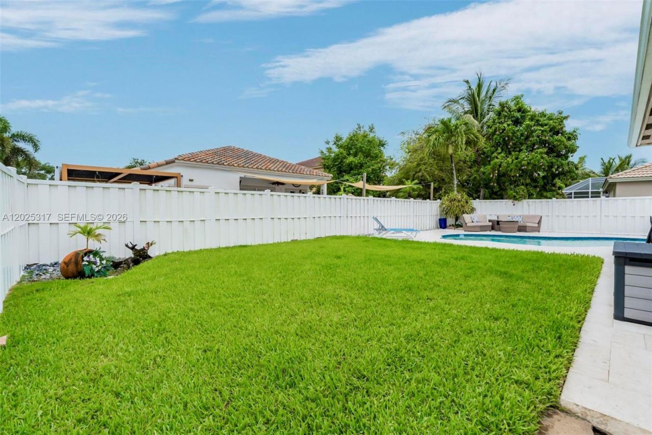 13404 NW 13th St, Pembroke Pines, FL 33028 Photo