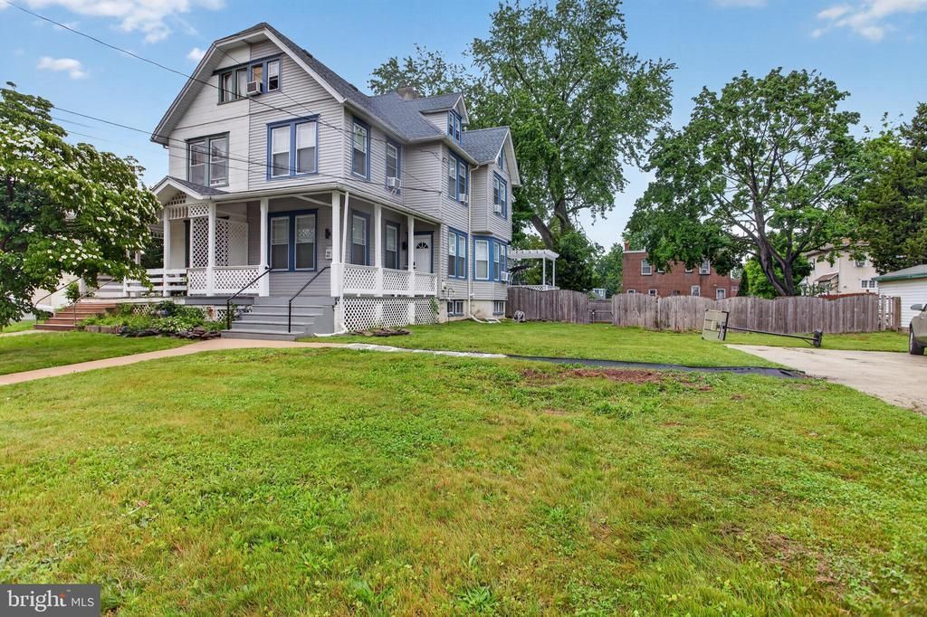 825 ANDREWS , COLLINGDALE, PA 19023