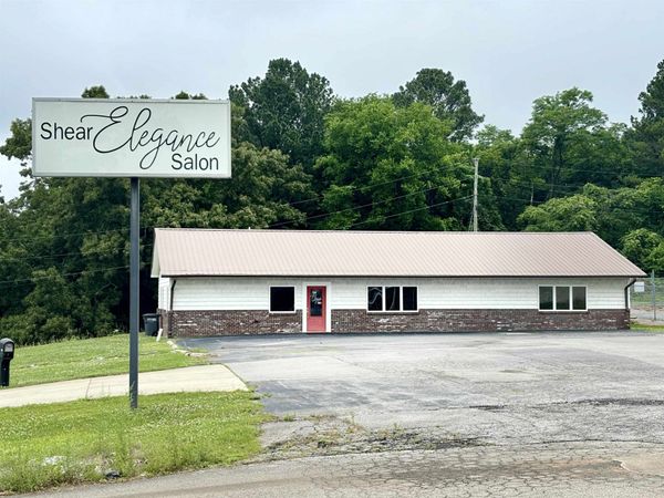 814 Franklin St, Russellville, AL 35653