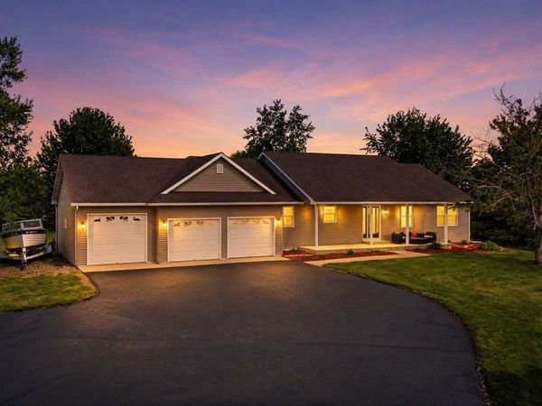 545 Kreuziger Road, River Falls, WI 54023