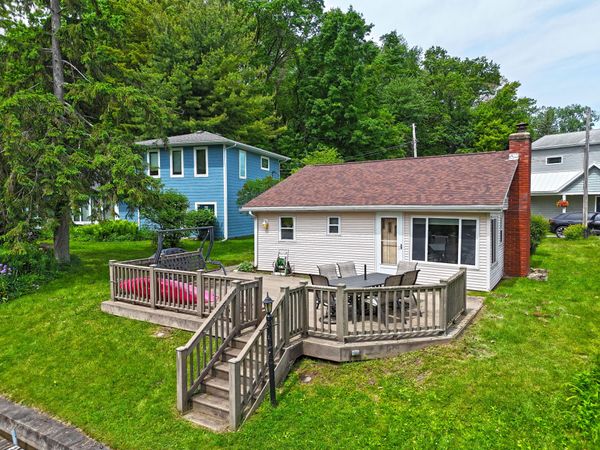 50705 W Bay Road, Dowagiac, MI 49047