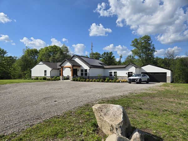 4086 W Commerce Road, Milford, MI 48380