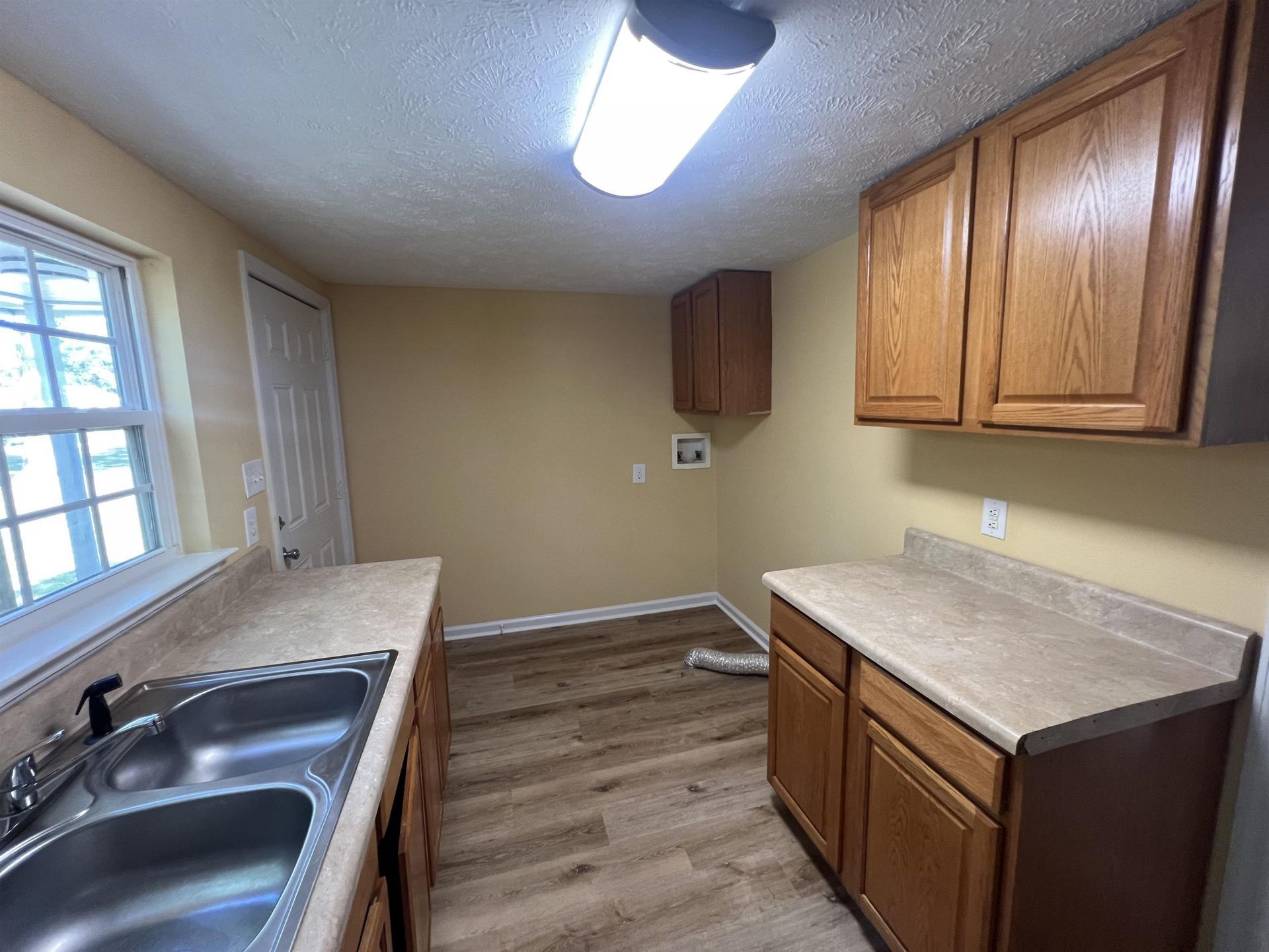 1714 Ward Circle  Photo 10