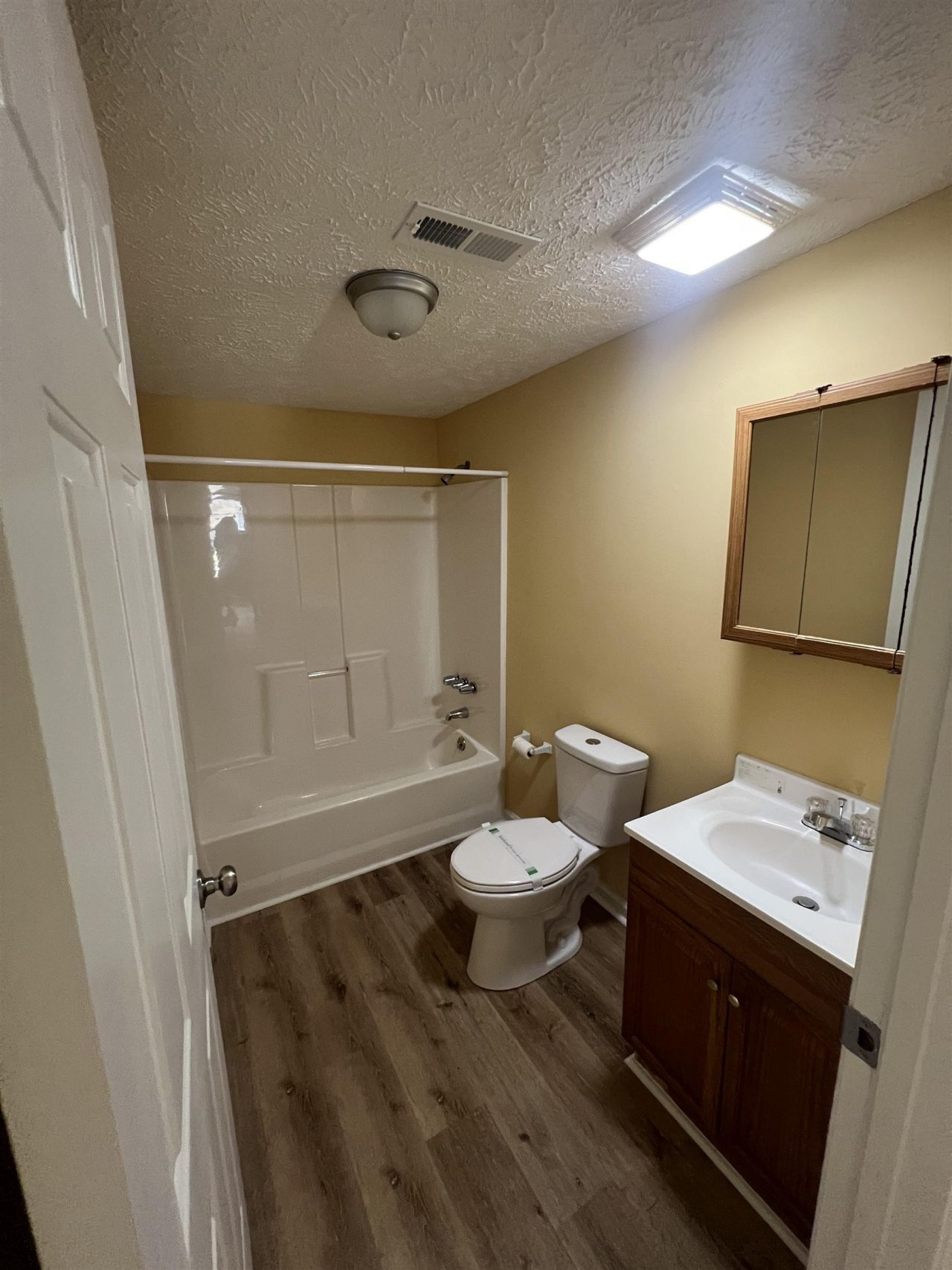 1714 Ward Circle  Photo 5
