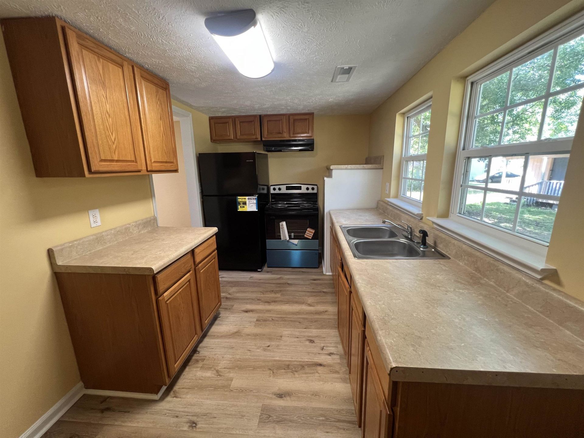 1714 Ward Circle  Photo 9