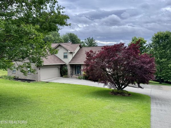 1017 Peterson Lane, Maryville, TN 37803