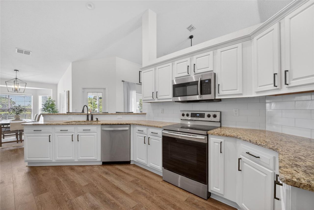 3903 SE 38th Loop, Ocala, FL 34480 Photo