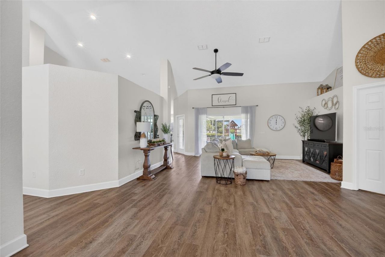 3903 SE 38th Loop, Ocala, FL 34480 Photo