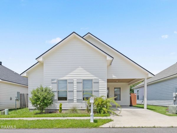 118 Santa Marta Drive , Youngsville, LA 70592